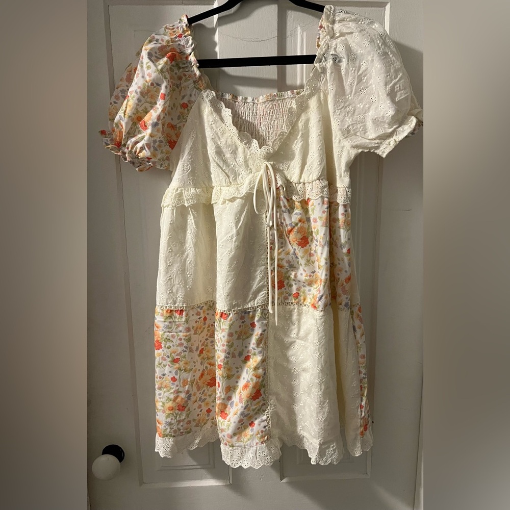Cream and Floral patchwork and eyelet lace Puff-Sleeve Dress